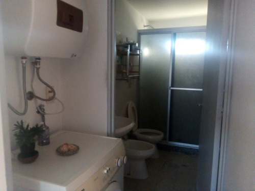Apartamento 2 Dormitorios Corrales Y D.a. Larrañaga U$65.000