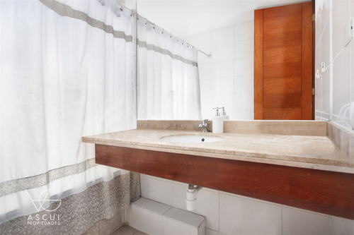 Casa San Carlos Apoquindo Condominio Seguro, 5 Dorm, 4 Baños