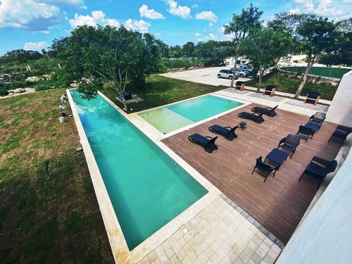 Casa(149) En Venta En Privada Zendera, Conkal