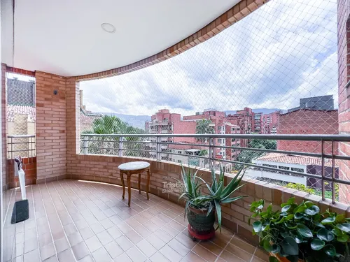 Vendo Apartamento En El Segundo Parque De Laureles - Medellín