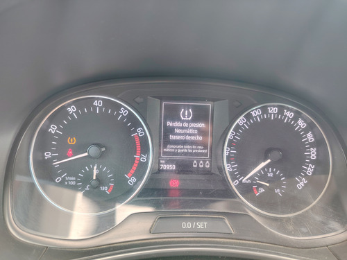 Vendo Mi Skoda Fabia Turbo Automático ¡vehículo De Asegur