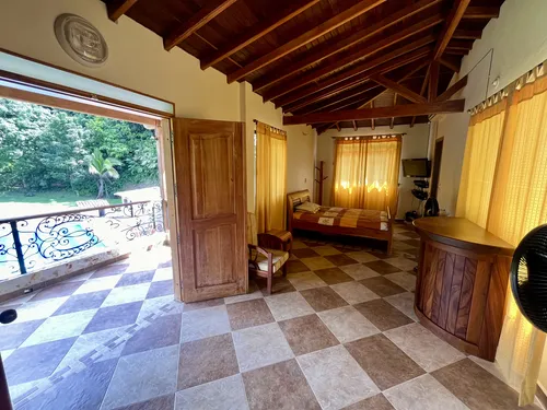 Finca Exclusiva En San Jerónimo Con Piscina Y Amplios Espacios