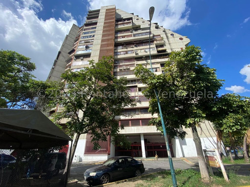 Apartamento En Venta En Juan Pablo Ii 24-4377 Yf