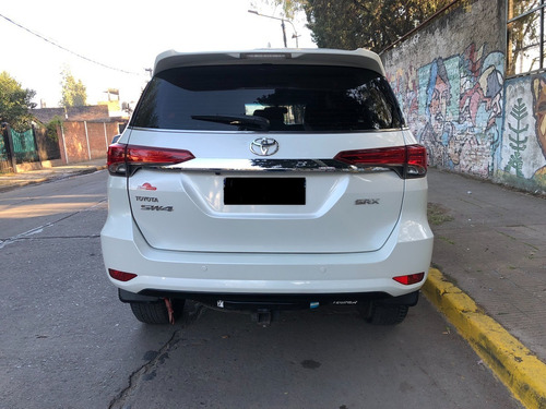 Imagen 3 de 16 de Toyota Sw4 4x4 Srx 2.8