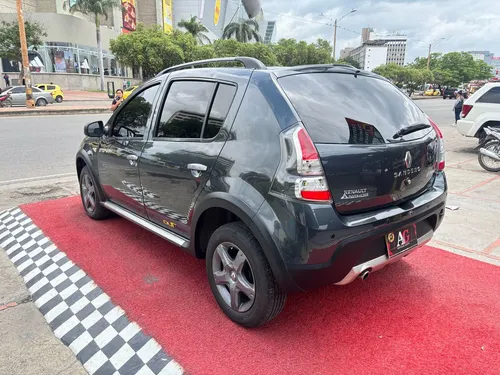 Renault Sandero Stepway Dynamique 1.6 Mt
