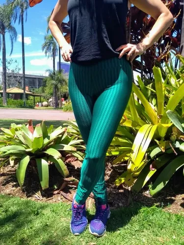 Calça Legging Feminina Cirrê Verde Metalizada 3d Leg Cintura Alta Poliamida  Fitness - Roupas Femininas Academia Prot. Uv