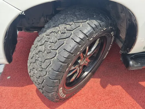 Toyota Hilux 2.7 MT 4X2