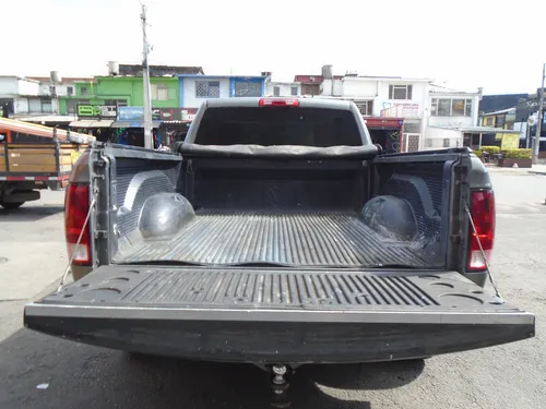 Dodge Ram 5.7 1500 Slt 4x2