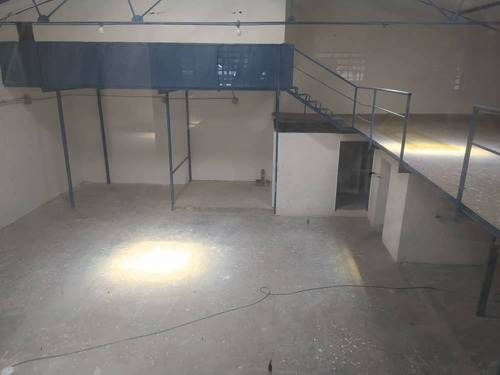 Imagen 2 de 5 de #1574 Galpón 550m2 Boleita Sur