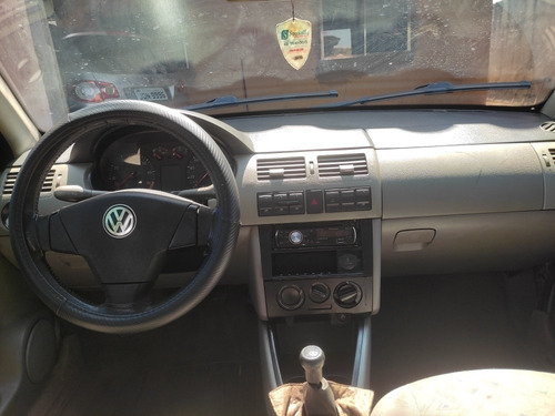 Imagem 5 de 11 de Volkswagen Gol 2001 1.0 16v Plus 5p