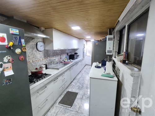 Casa En Venta De 2 Dorm. En Maipú