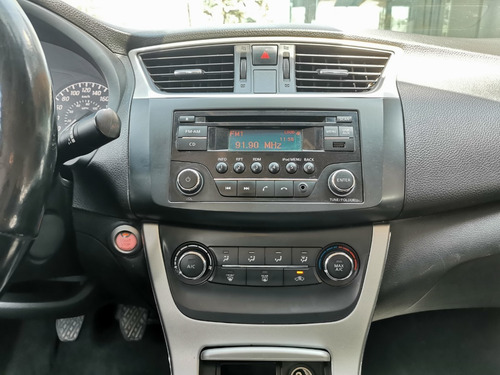 Imagen 6 de 12 de Nissan Sentra Sense 2082