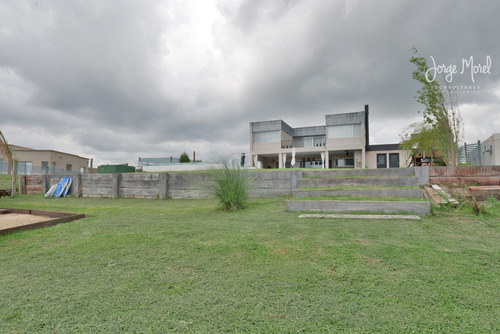 Casa Laguna #200-300 - San Sebastian - Area 5 - 240m2 #id 1047