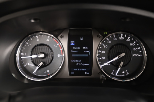 Imagen 14 de 15 de Toyota Hilux 4x2 Dc Srx 2.8 Tdi 6 At
