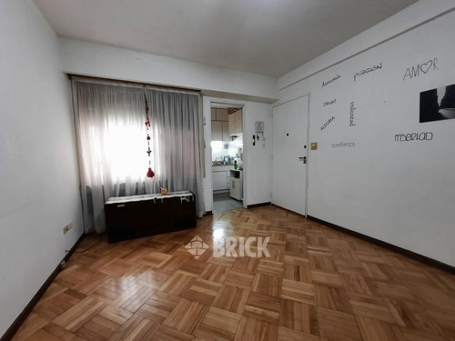 Av. Belgrano Al 1400 - 35 M2 Impecable Baulera Apto Profesional