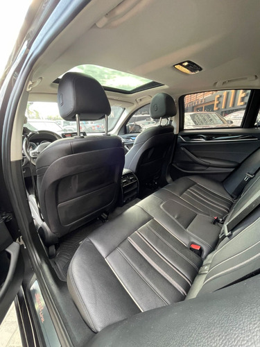 BMW Serie 5 3.0 530ia Sportline Sedan