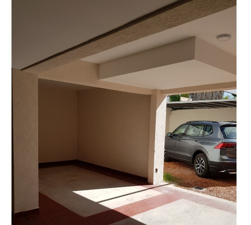 Imagen 9 de 12 de Departamento Confortable Con Cochera