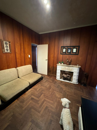 Chalet De 3 Ambientes Sobre Av. Arieta Con Garage, Fondo Con Lavadero Y Parrilla. Sobre Lote De 10 X 22. Villa Luzuriaga