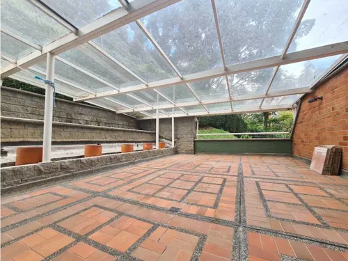 Arriendo Apartaestudio Con Amplias Terrazas En Loma De Los Bernal