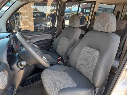Imagem 9 de 12 de Fiat Doblo Essence 7l E