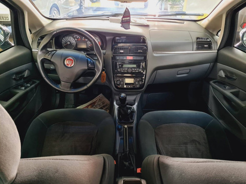 Imagem 9 de 9 de Fiat Linea 1.8 Essence 16v Flex 4p Manual