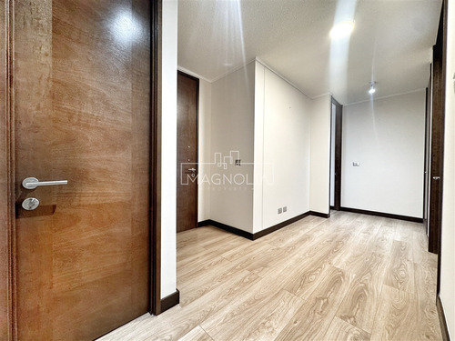 Departamento En Venta De 4 Dorm. En Lo Barnechea