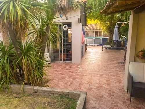 Venta Casa Shangrilá Tres Dormitorios
