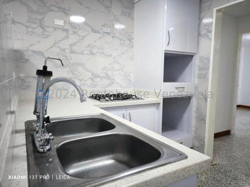 Apartamento En Alquiler En Horizonte 24-27430 Cs