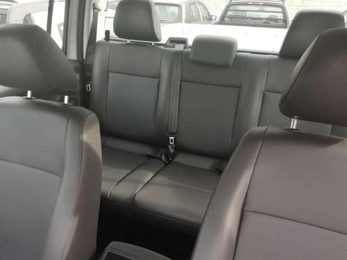 Imagen 8 de 9 de Volkswagen Amarok 2022 2.0 Cd Tdi 140cv Trendline Llantas16