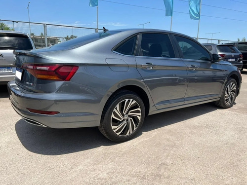 Imagen 7 de 25 de Vento Highline 250tsi Al Us