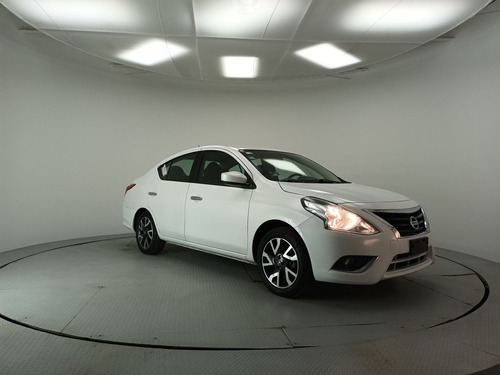 Nissan Versa 1.6 Advance Mt