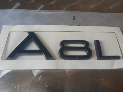 Emblema Audi A8l Negro