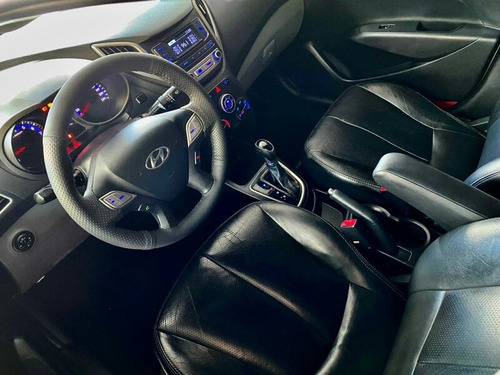 Imagem 12 de 13 de Hyundai Hb20s 2016 1.6 Comfort Plus Flex Aut. 4p