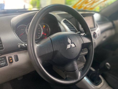 Imagem 7 de 10 de Mitsubishi L200 Triton 2.4 Hls 4x2 Cd 16v Flex 4p Manual