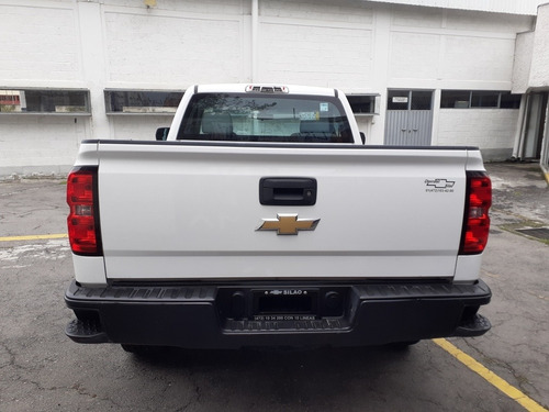 Imagen 5 de 10 de Chevrolet Silverado 2015 4.3 1500 Cab Reg V6/ Man Aa At
