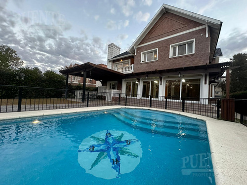 Importante Casa En Venta En Saint Thomas Sur 4 Dormitorios Escritorio Y Dependencias