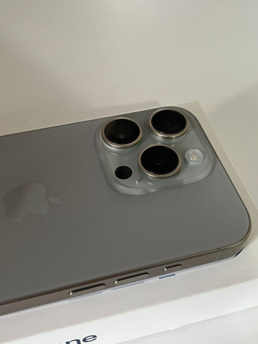 Apple Iphone 15 Pro (128 Gb) - Titânio Natural Natural (Usado)