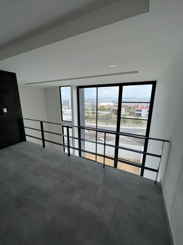 En Venta | Espectacular Casa En Privada Con Casa Club, Nuevo Refugio, Querétaro
