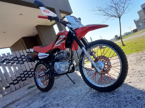 Imagen 1 de 6 de Corven Triax 150 Impecable 1.500 Km Casi Sin Uso