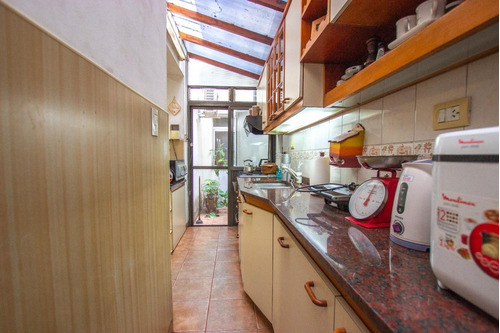 Imagen 15 de 30 de Venta Casa Lote Propio 7 Ambientes En Pompeya