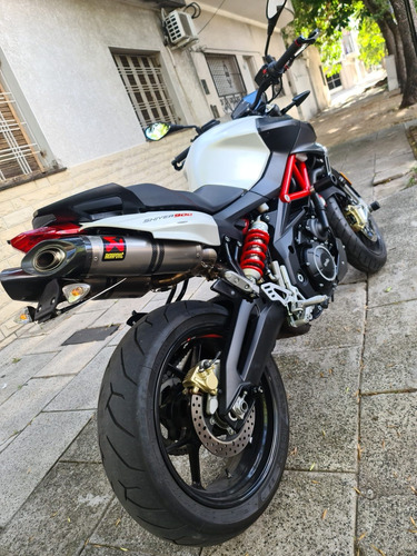 Imagen 15 de 16 de Aprilia Shiver 900 + Akrapovic