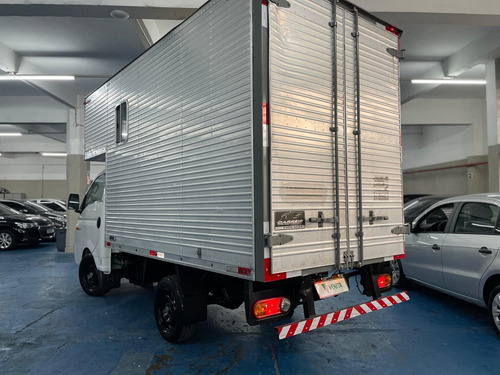 Hyundai HR 2.5 LONGO SEM CAÇAMBA 4X2 16V 130CV TURBO INTERCOOLER DIESEL 2P MANUAL