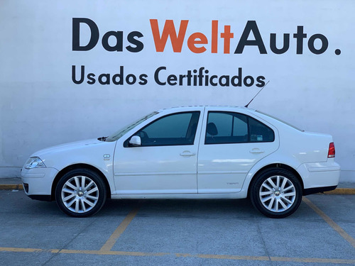 Imagen 2 de 15 de Volkswagen Jetta Clásico 2012 2.0 Gl Team R17 At