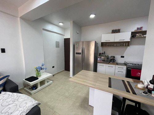 Iris H. Vende Apartamento (69m2). Guayabal .naguanagua.