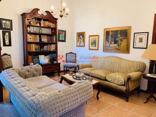 Importante Residencia A Metros Del Mar- Ref: 1435