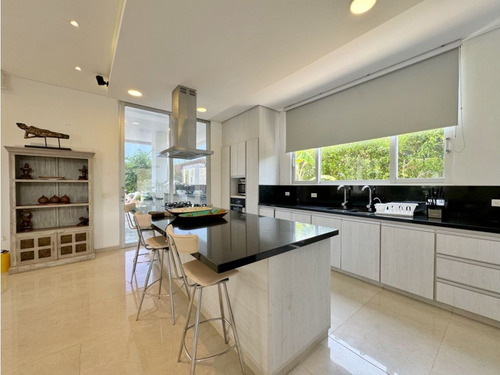 Venta Casa De Lujo En Zona Norte Condominio Palma Real Cartagena