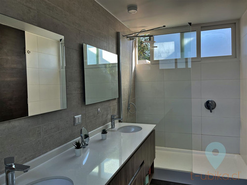Venta Linda Casa Aislada En Condominio, 4d/4b, Las Pircas