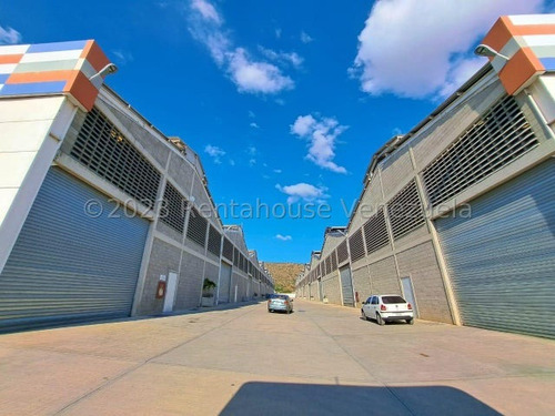 Maritza Lucena Te Ofrece En Alquiler. Galpón En Zona Industrial Ii De Barquisimeto, Con Diseño Moderno, Vigilancia 24/7, Con Cámaras De Seguridad, Cerco Eléctrico, Tanque Subterráneo, Luz Trifásica.