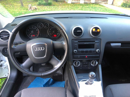 Imagen 8 de 9 de Audi A3 Sportback 2010 1.6 102cv Mt