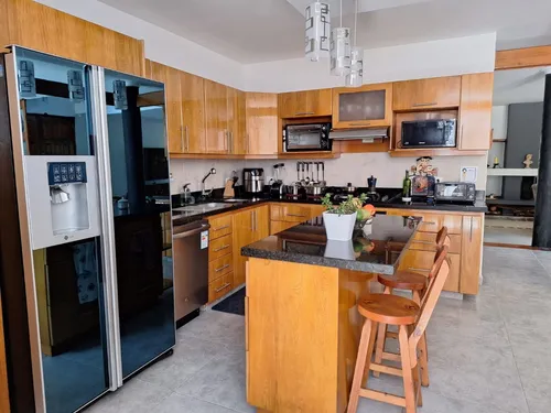 Vendo Amplia Casa 255 Mts En El Poblado Cola Del Zorro